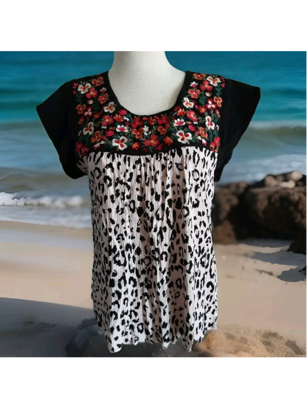 SAVANNAH JANE-Embroidered Floral &Leopard Crinkle Print Top Flutter Sleeves-Sz L